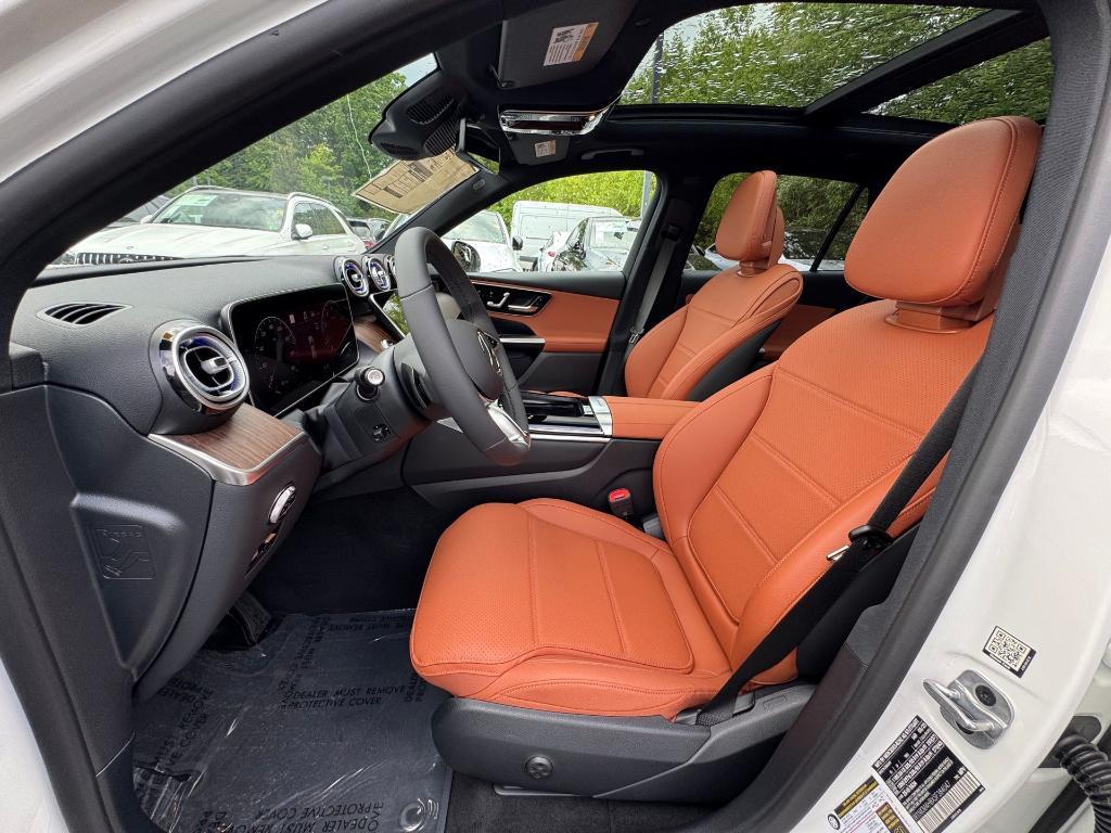 new 2025 Mercedes-Benz GLC 300 car, priced at $58,420