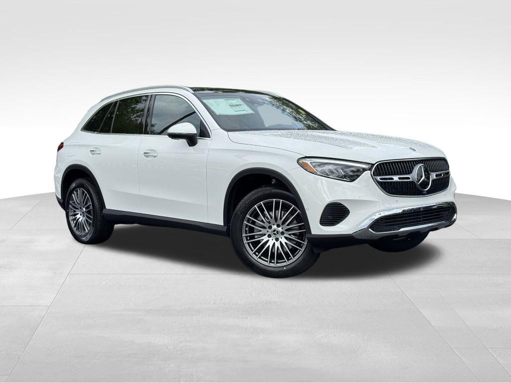 new 2025 Mercedes-Benz GLC 300 car, priced at $59,570