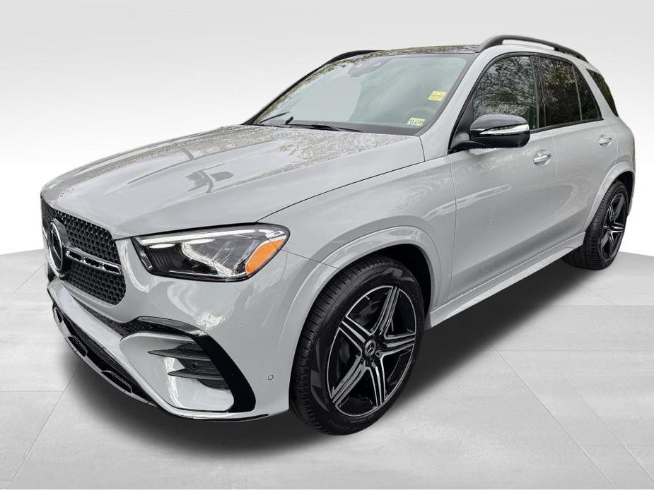 new 2025 Mercedes-Benz GLE 450 car, priced at $84,750