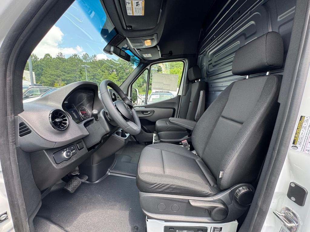 new 2025 Mercedes-Benz Sprinter 2500 car, priced at $63,601