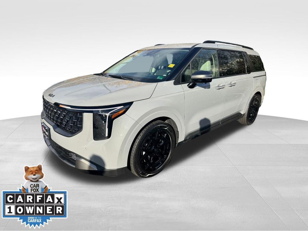 used 2025 Kia Carnival Hybrid car, priced at $45,634