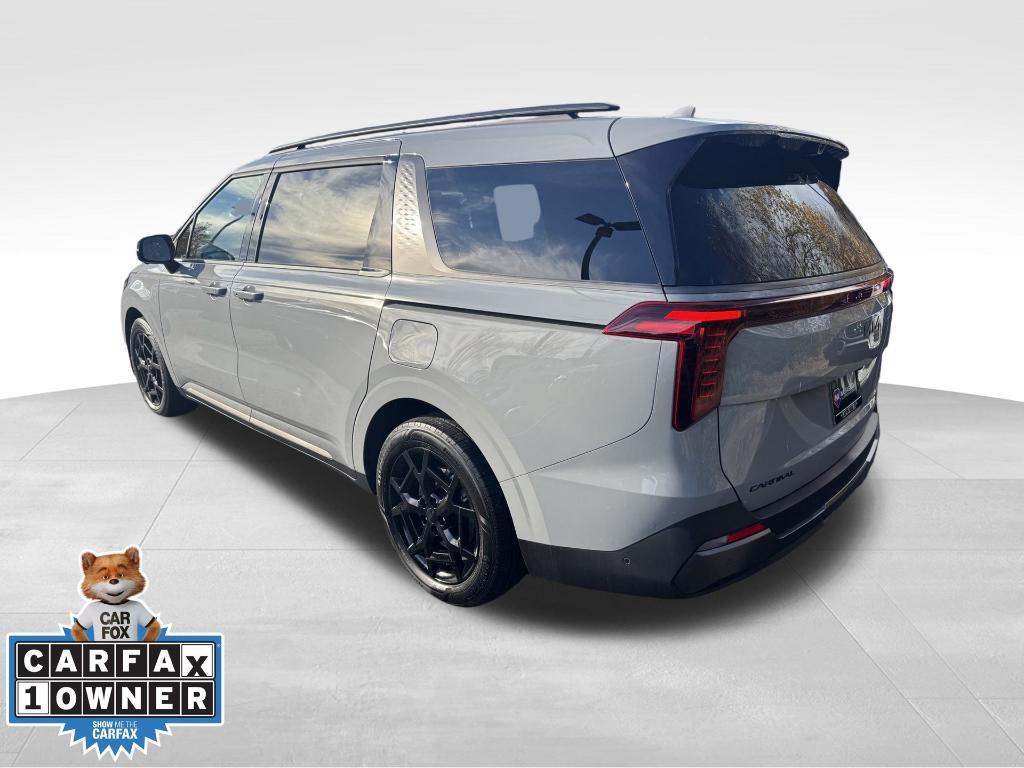 used 2025 Kia Carnival Hybrid car, priced at $45,634