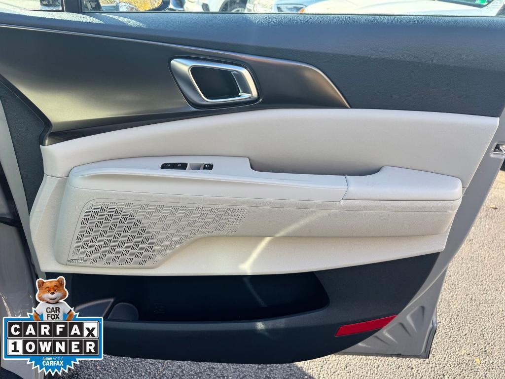 used 2025 Kia Carnival Hybrid car, priced at $45,634