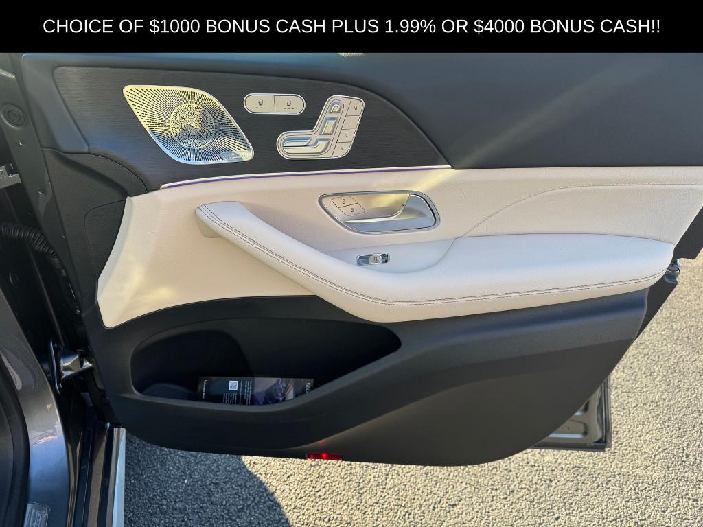 new 2025 Mercedes-Benz GLS 450 car, priced at $96,275