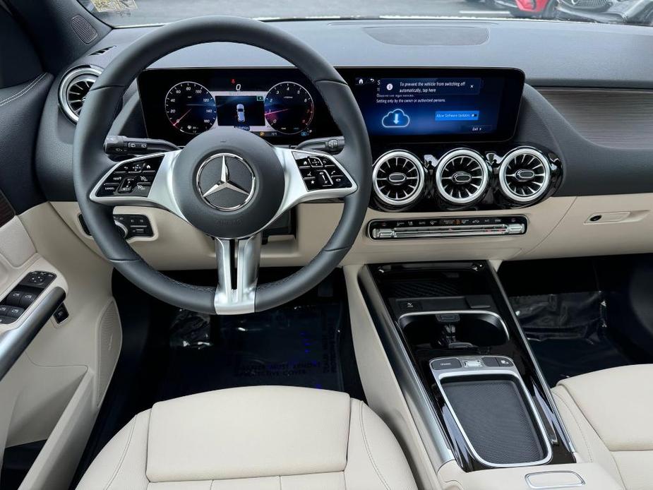 new 2025 Mercedes-Benz GLA 250 car, priced at $50,125