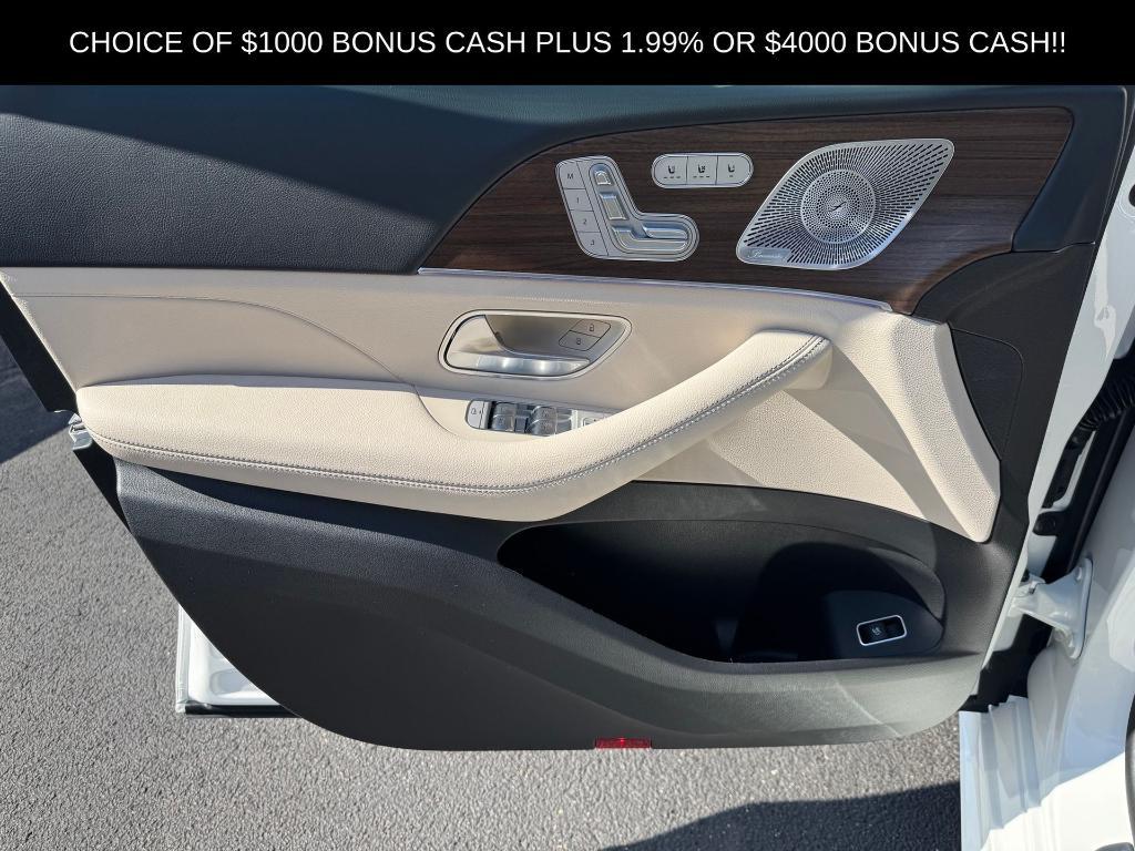 new 2025 Mercedes-Benz GLS 450 car, priced at $96,275