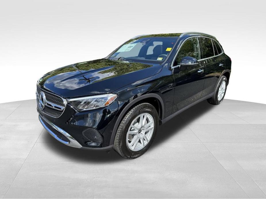 new 2025 Mercedes-Benz GLC 300 car, priced at $54,250