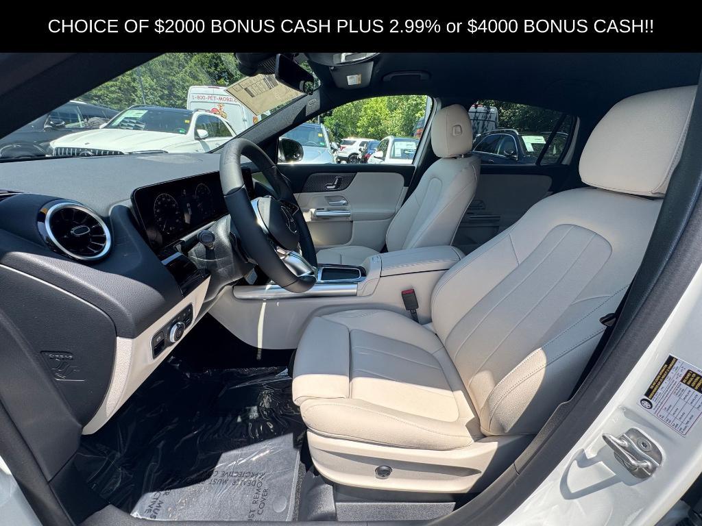 new 2025 Mercedes-Benz GLA 250 car, priced at $44,250