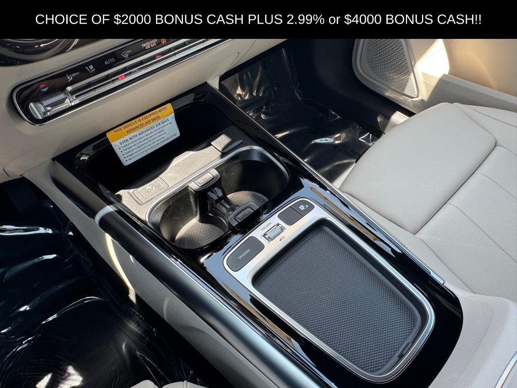 new 2025 Mercedes-Benz GLA 250 car, priced at $44,250