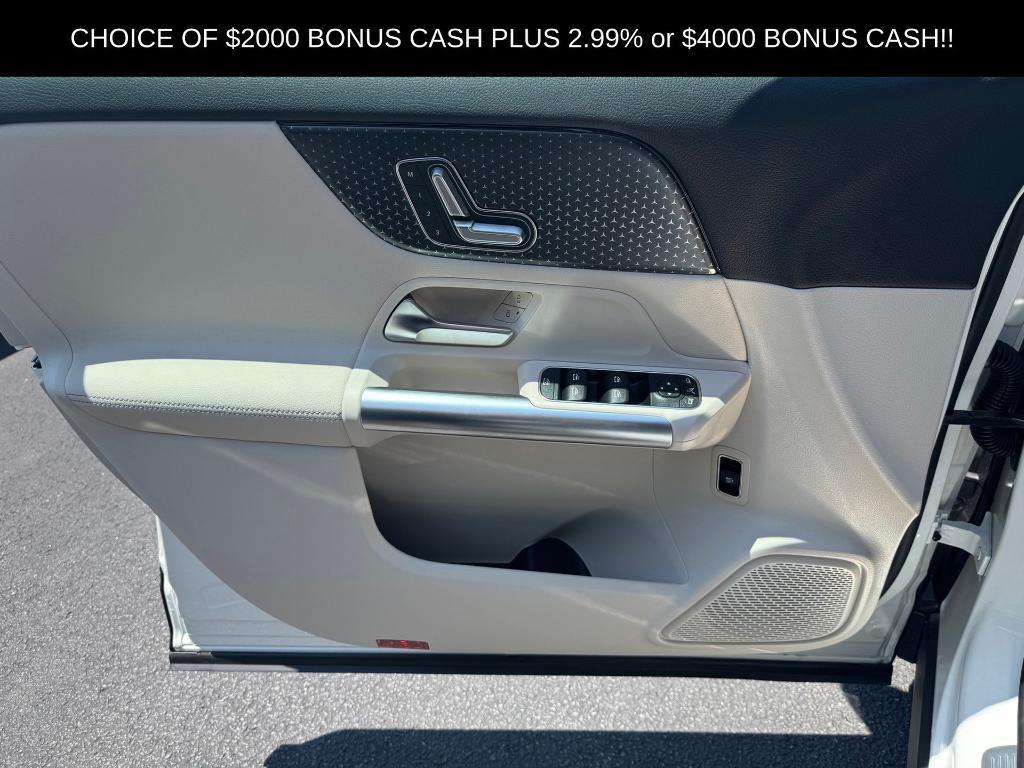 new 2025 Mercedes-Benz GLA 250 car, priced at $44,250