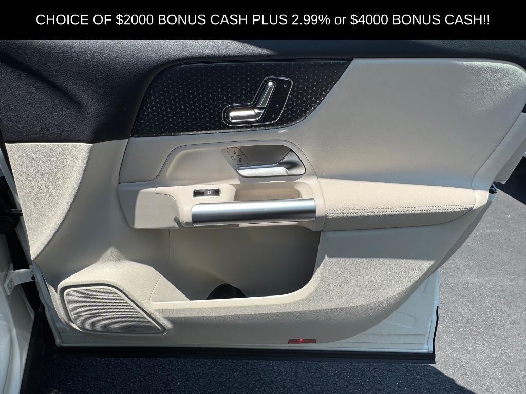 new 2025 Mercedes-Benz GLA 250 car, priced at $44,250