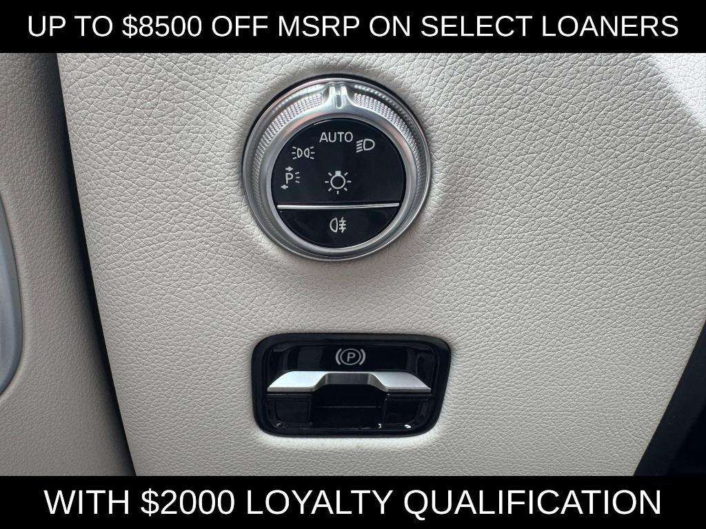 new 2025 Mercedes-Benz GLC 300 car, priced at $52,500