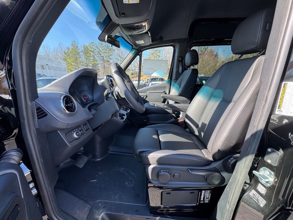 new 2025 Mercedes-Benz Sprinter 2500 car, priced at $73,086