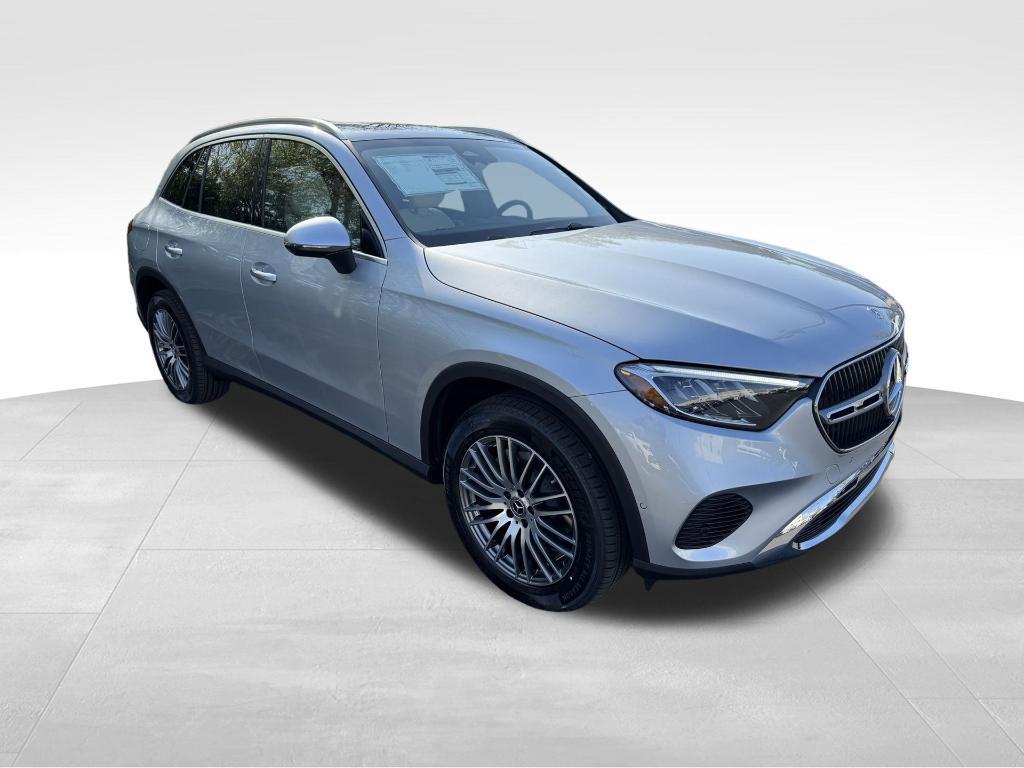 new 2025 Mercedes-Benz GLC 300 car, priced at $58,370