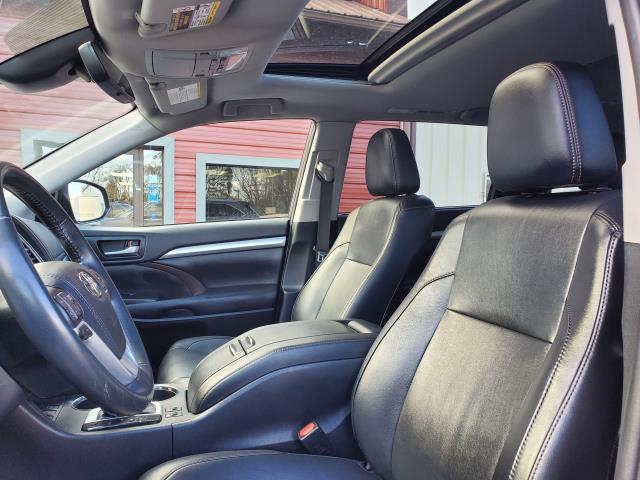 used 2019 Toyota Highlander car, priced at $25,995