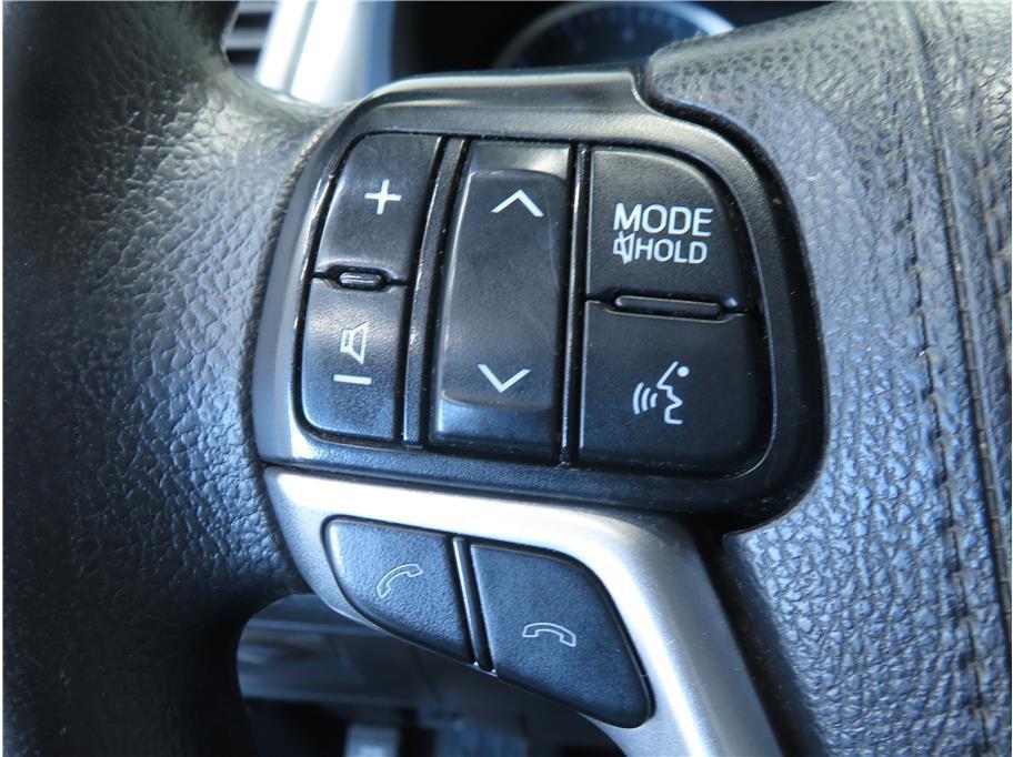 used 2019 Toyota Highlander car, priced at $18,999