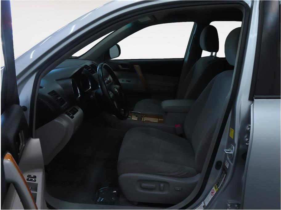 used 2010 Toyota Highlander Hybrid car, priced at $11,499