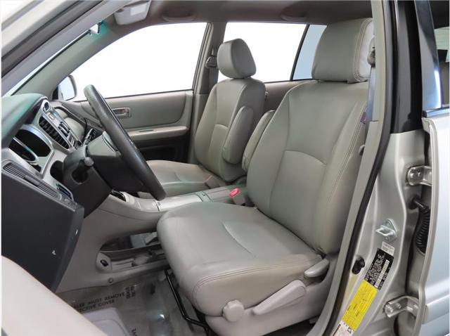 used 2007 Toyota Highlander car, priced at $11,999