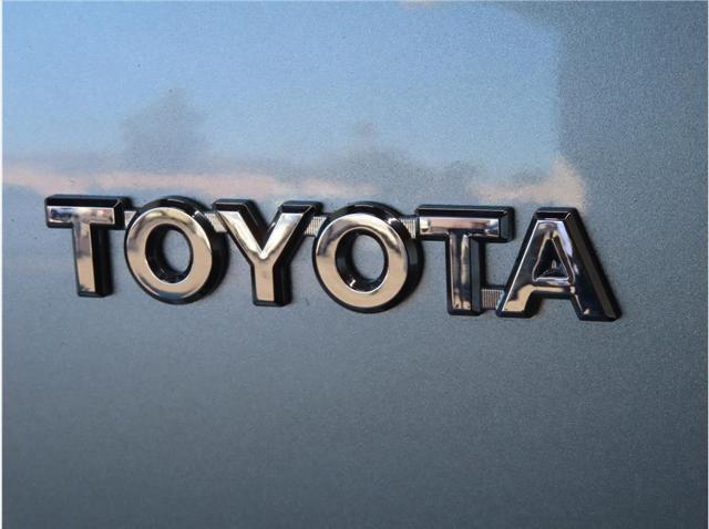 used 2007 Toyota Highlander car, priced at $11,999