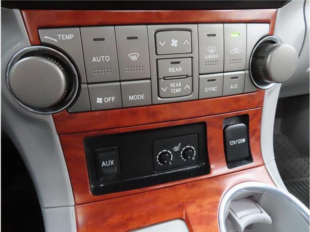 used 2010 Toyota Highlander car, priced at $14,999