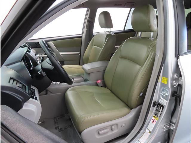 used 2010 Toyota Highlander car, priced at $13,999