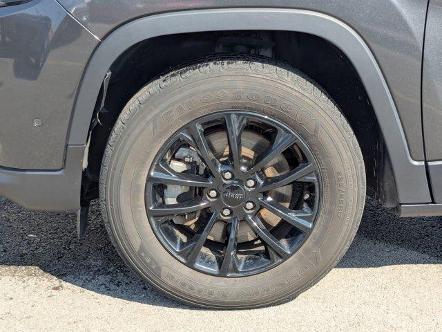 used 2023 Jeep Cherokee car, priced at $22,444