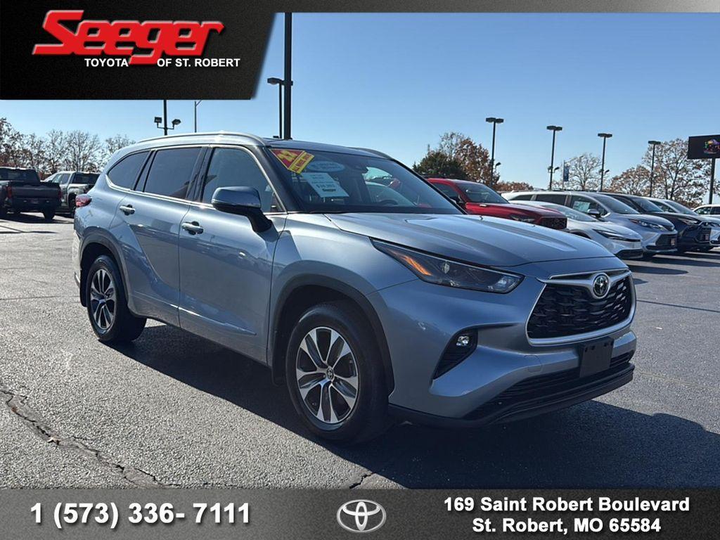 used 2022 Toyota Highlander car, priced at $38,983