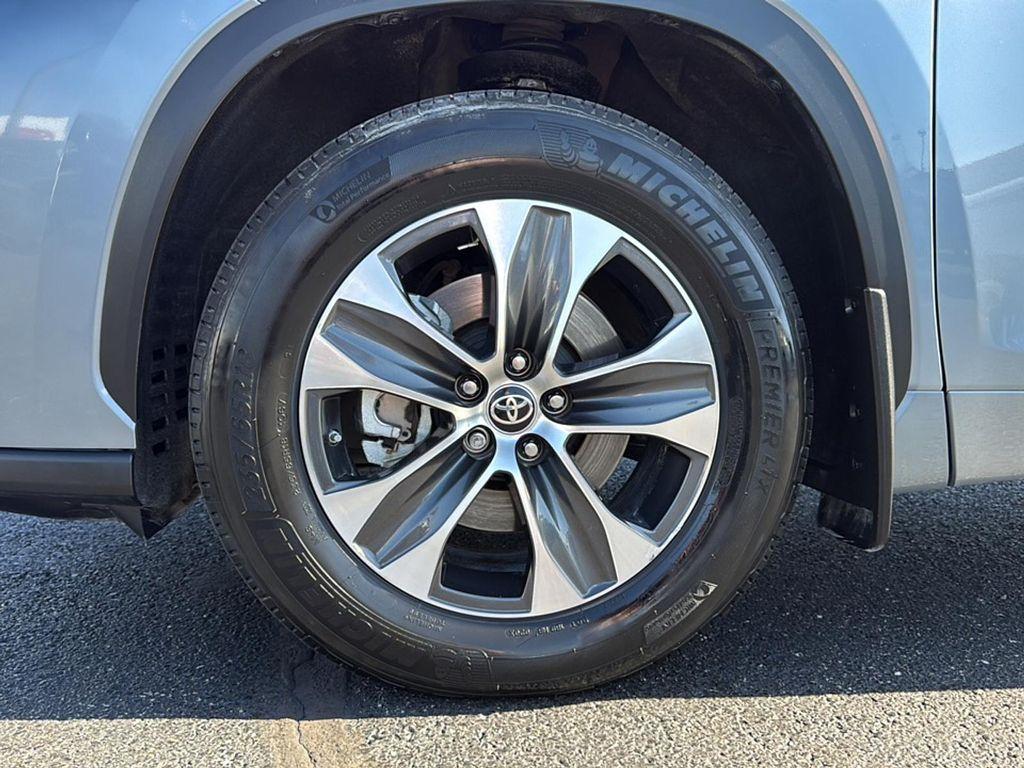 used 2022 Toyota Highlander car, priced at $38,983