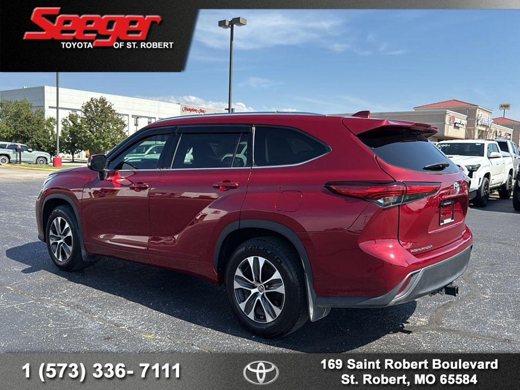 used 2021 Toyota Highlander car, priced at $31,983