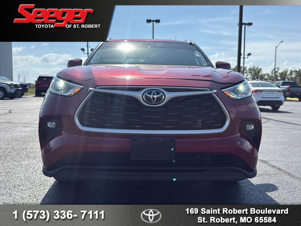 used 2021 Toyota Highlander car, priced at $31,983