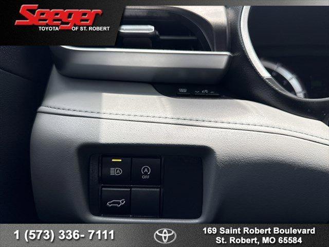 used 2023 Toyota Highlander car, priced at $37,983
