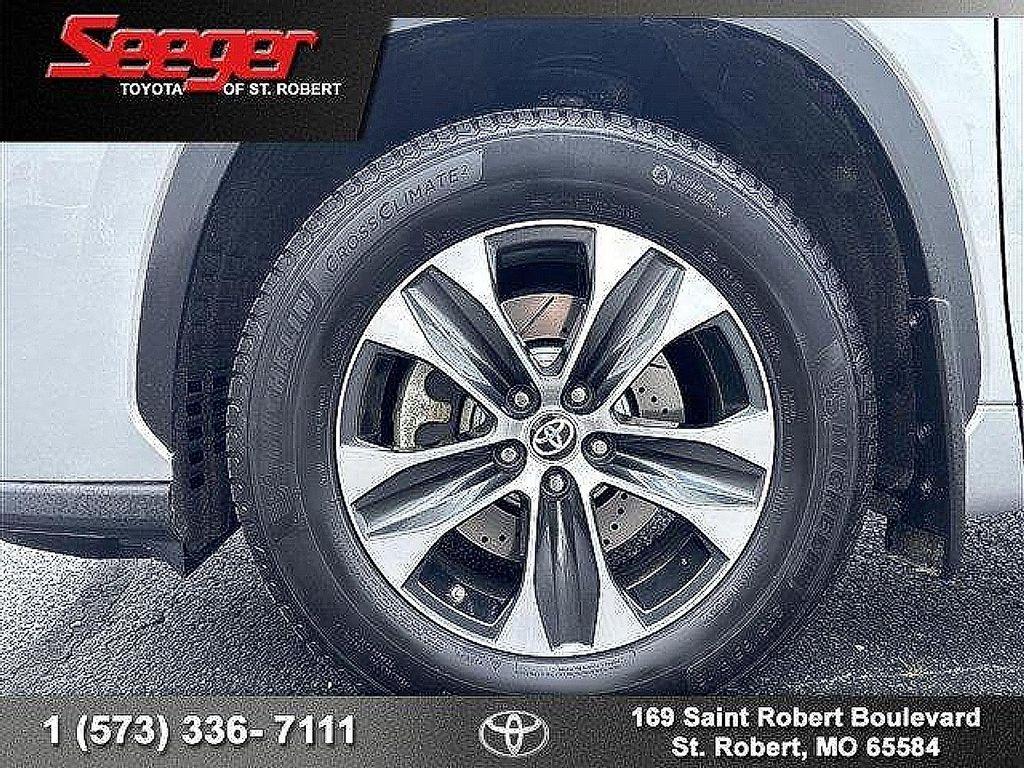 used 2023 Toyota Highlander car, priced at $36,983
