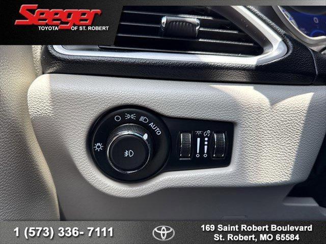 used 2023 Chrysler Pacifica car, priced at $26,583