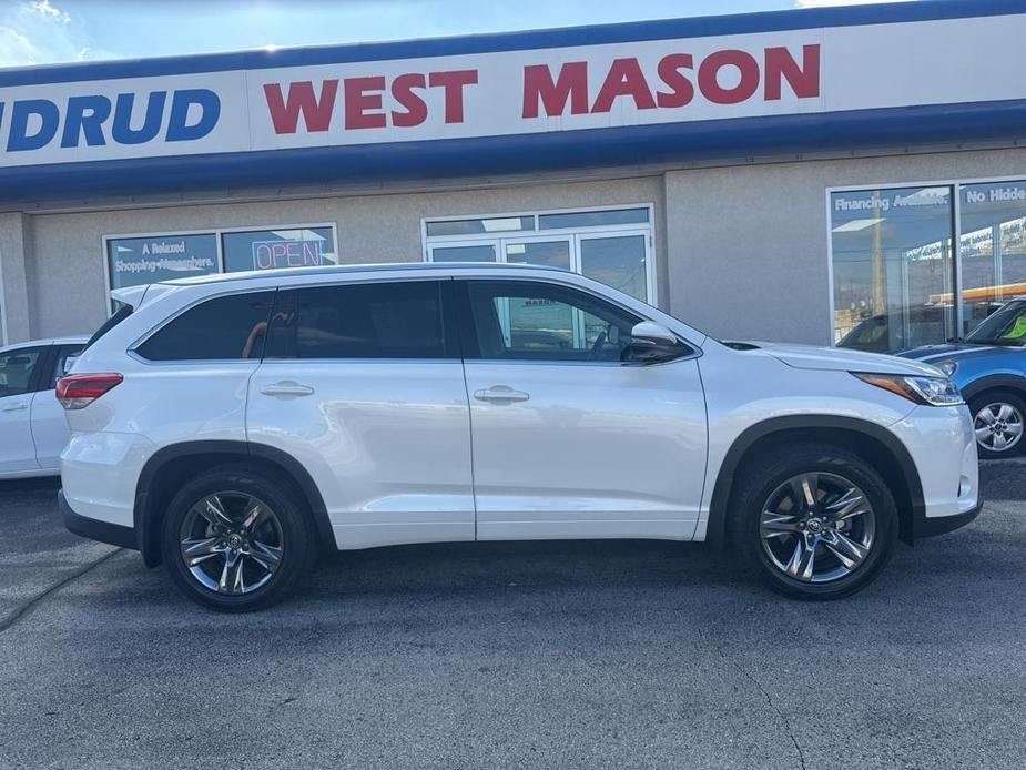 used 2019 Toyota Highlander car, priced at $29,200