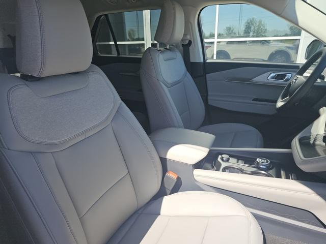 new 2025 Ford Explorer car, priced at $50,015