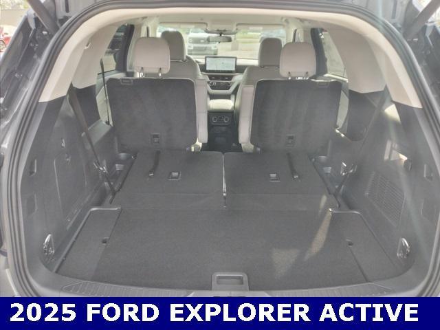 new 2025 Ford Explorer car, priced at $48,745