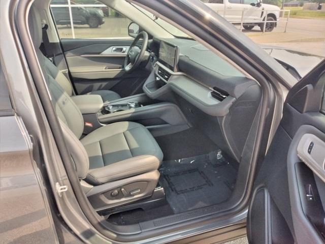 new 2025 Ford Explorer car, priced at $48,185