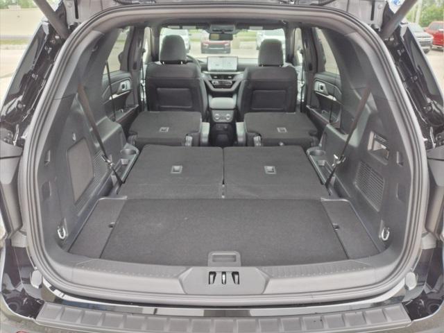 new 2025 Ford Explorer car, priced at $61,030