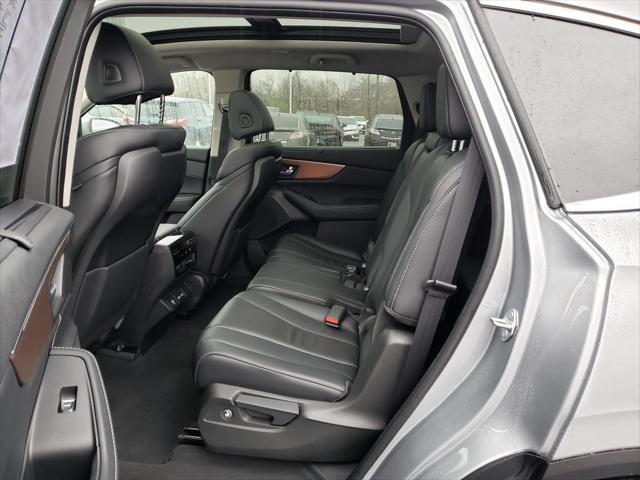 used 2022 Acura MDX car, priced at $43,871