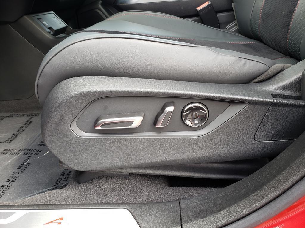 used 2025 Acura RDX car, priced at $46,884
