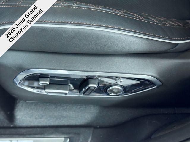 new 2025 Jeep Grand Cherokee car, priced at $54,934