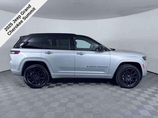 new 2025 Jeep Grand Cherokee car, priced at $54,934
