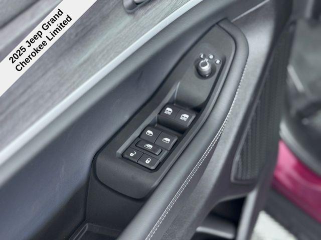 new 2025 Jeep Grand Cherokee car, priced at $41,377