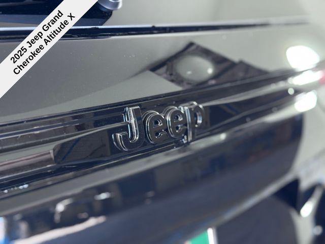 new 2025 Jeep Grand Cherokee car, priced at $40,781
