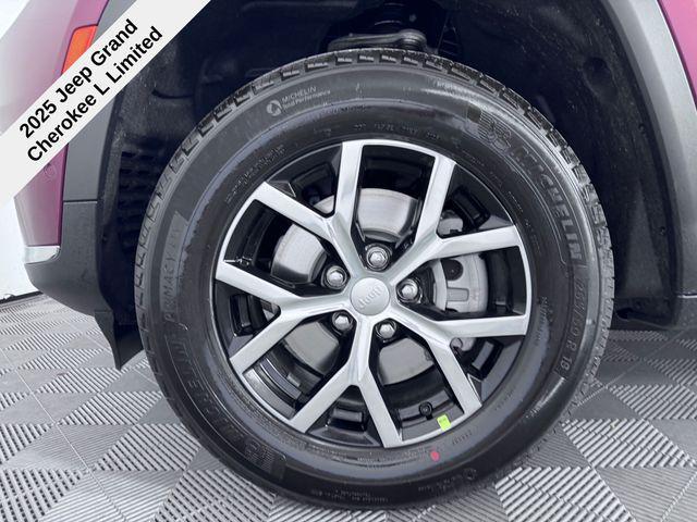 new 2025 Jeep Grand Cherokee L car, priced at $42,971