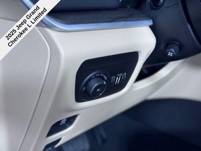 new 2025 Jeep Grand Cherokee L car, priced at $42,971