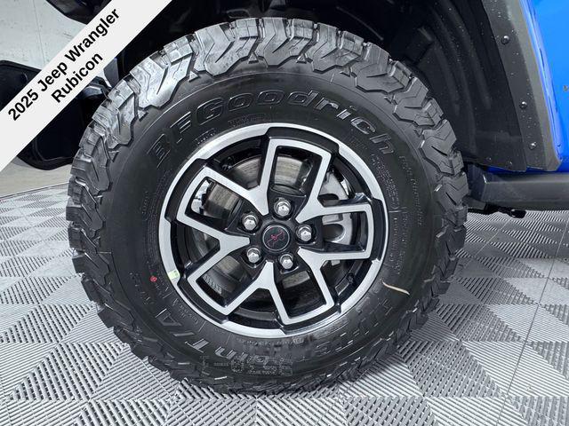new 2025 Jeep Wrangler car, priced at $53,246