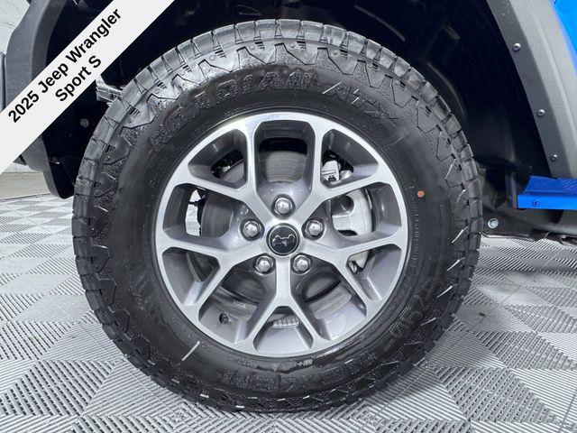 new 2025 Jeep Wrangler car, priced at $43,626