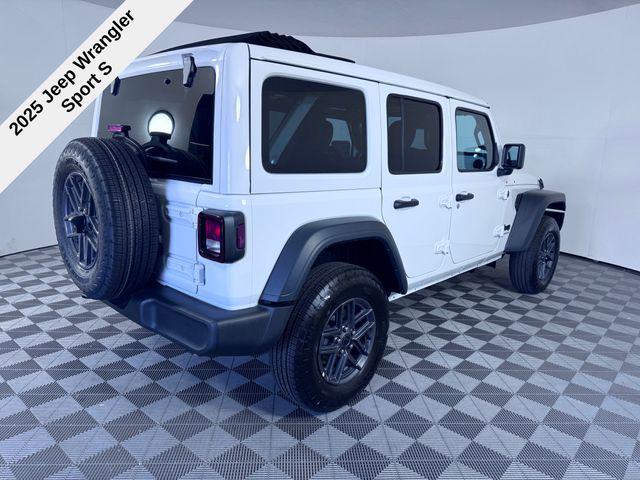 new 2025 Jeep Wrangler car, priced at $42,555