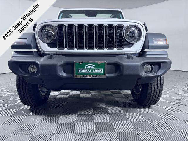 new 2025 Jeep Wrangler car, priced at $42,555